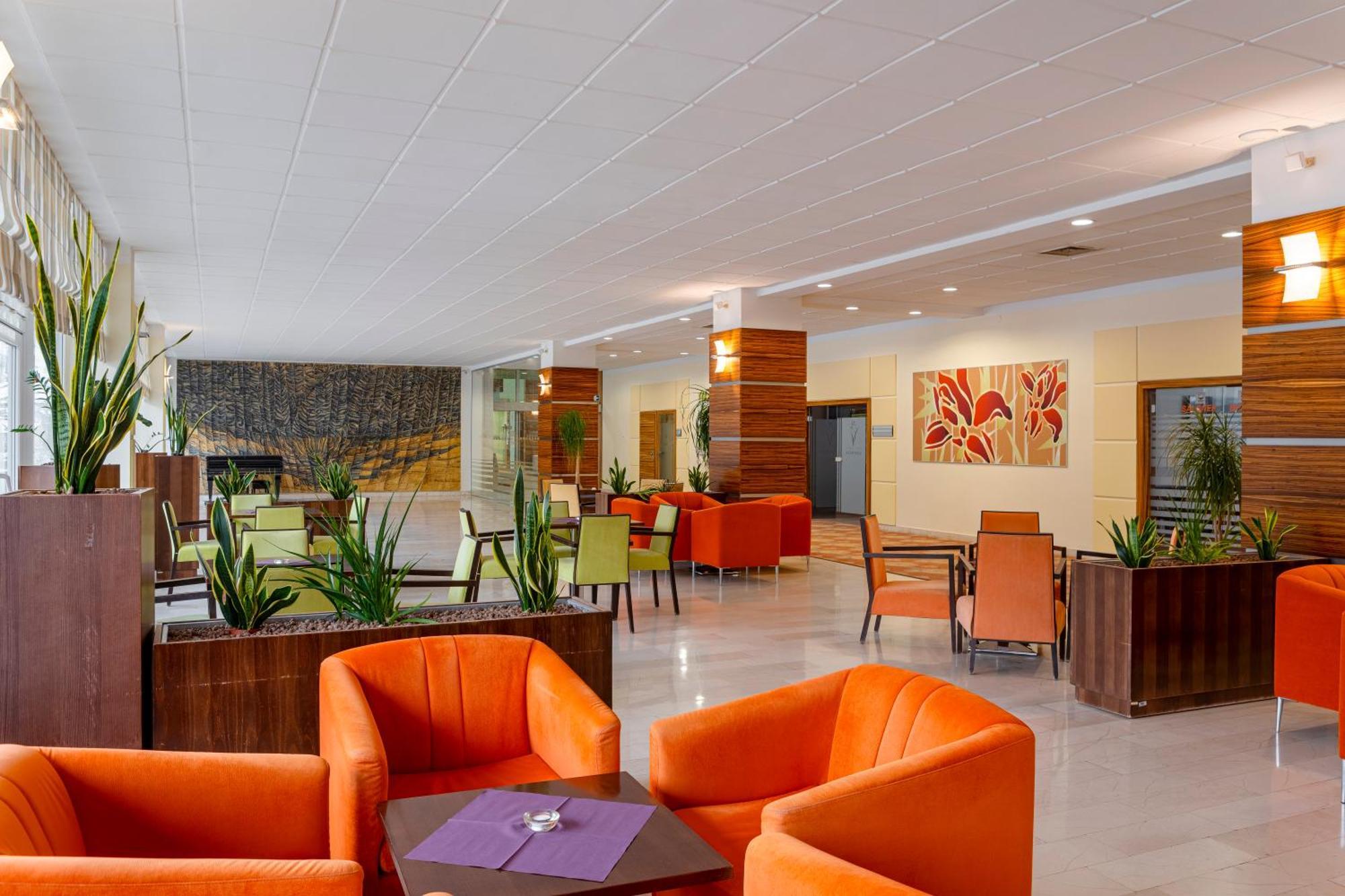 Hotel Behounek 亚希莫夫 外观 照片