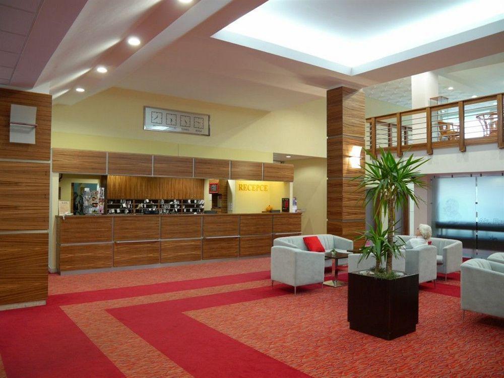 Hotel Behounek 亚希莫夫 外观 照片